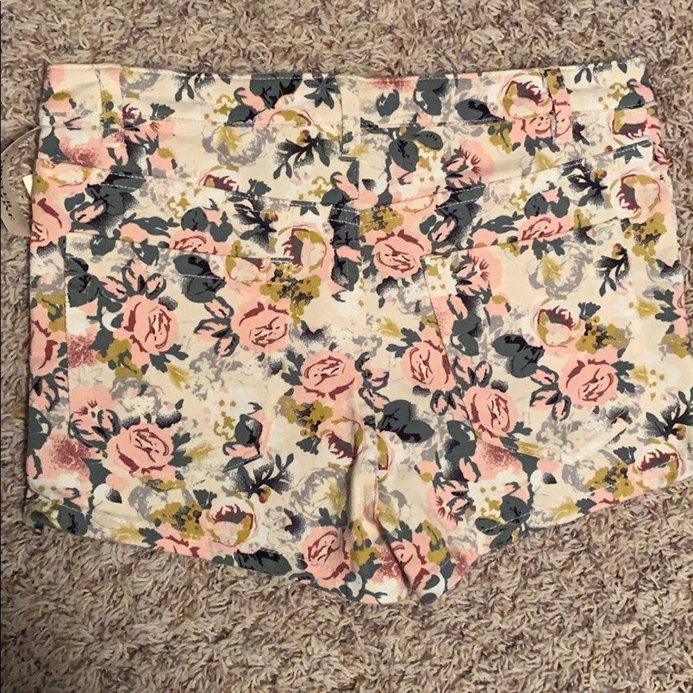 NWT Forever 21 denim floral shorts SZ-28 - Picture 7 of 8